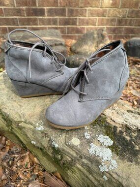 Mad Love Gray Lace-Up Wedge Ankle Boots Size 6